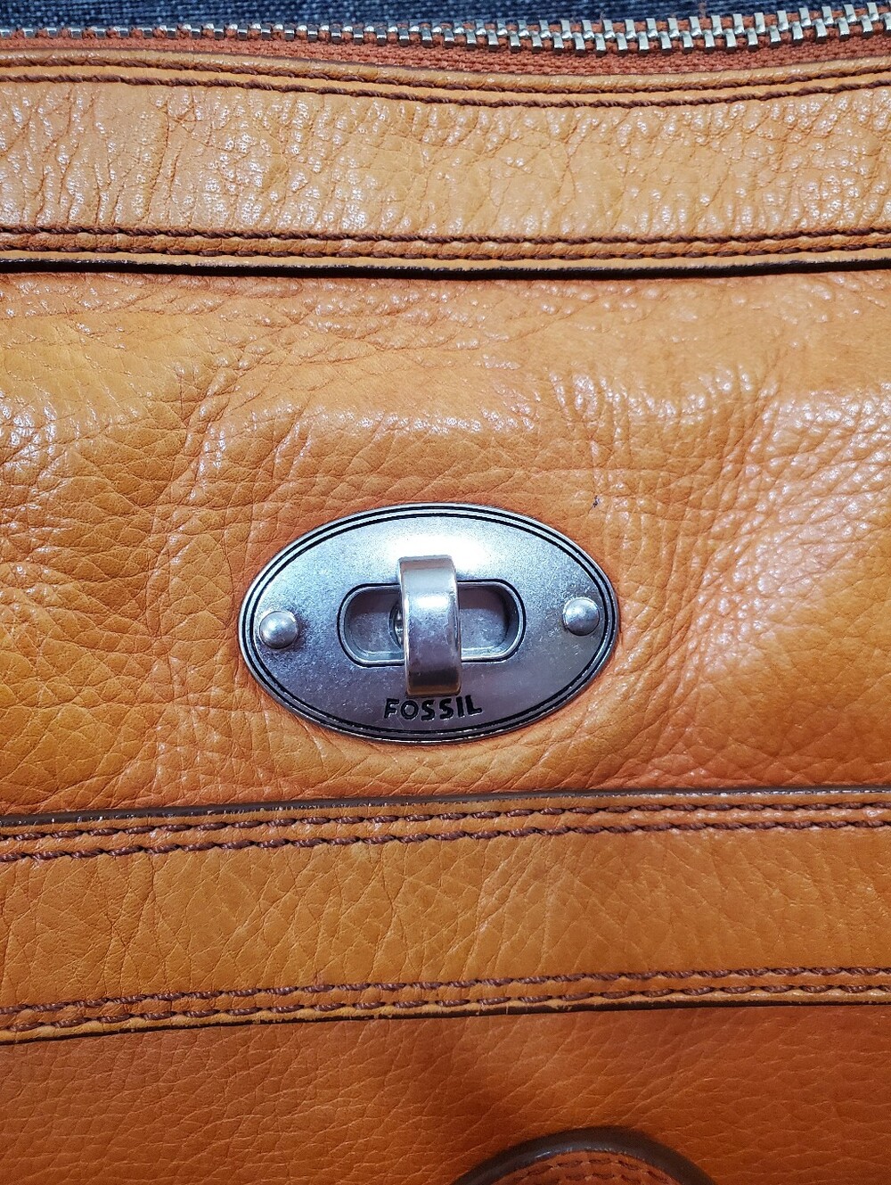 Fossil Women's Leather Crossbody Bag - Picture 2 of 10